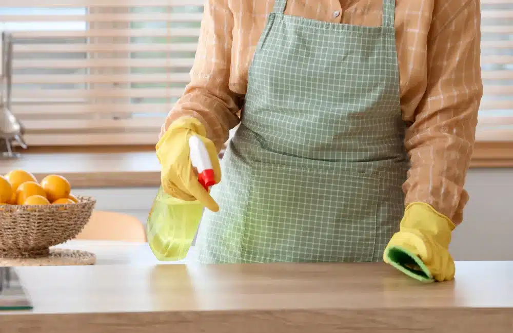 จัดการคราบน้ำมันห้องครัว